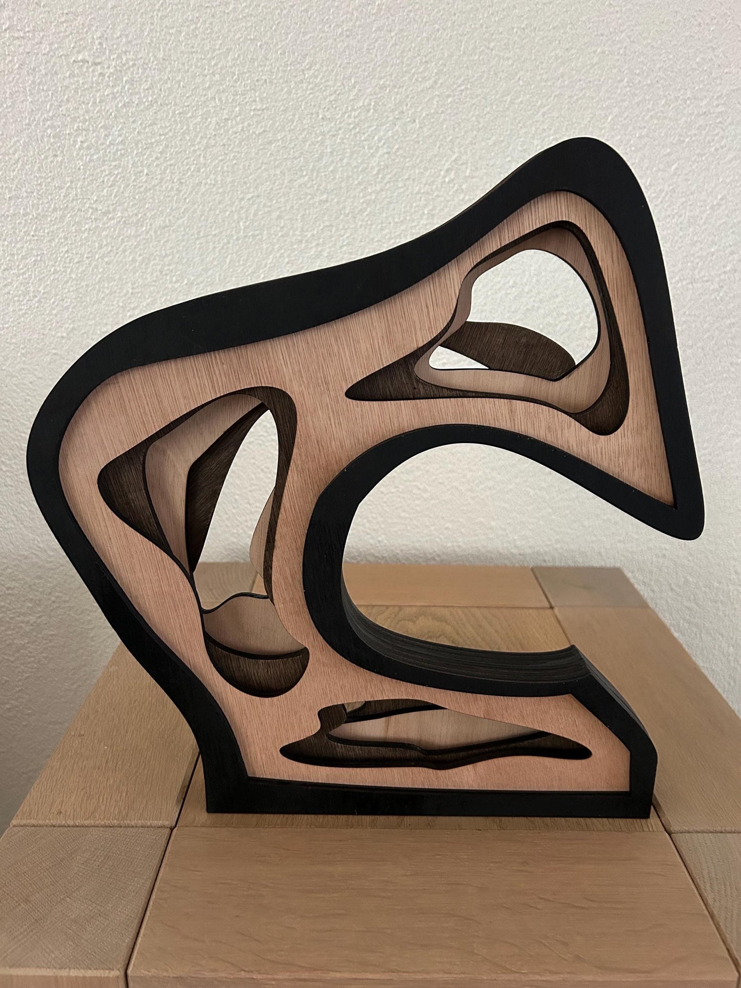 Minimalistische houten sculptuur – Handgemaakte lasergesneden kunst – Woondecoratiecadeau