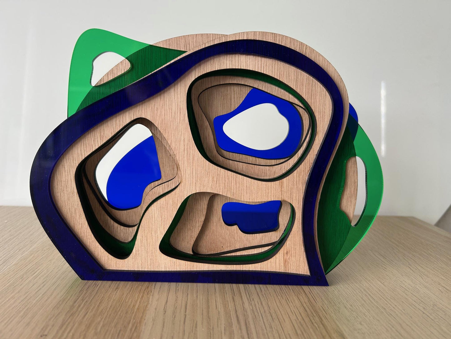 Minimalistische houten sculptuur – Handgemaakte lasergesneden kunst – Woondecoratiecadeau